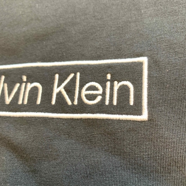 Calvin Klein(カルバンクライン)の【新品】カルバンクライン Tシャツ ヘリテージロゴ ブラック S レディースのトップス(Tシャツ(半袖/袖なし))の商品写真