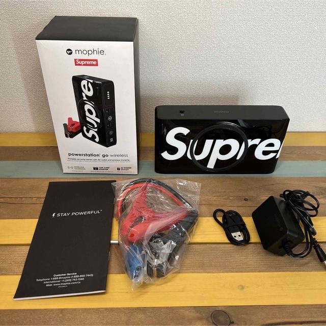 Supreme(シュプリーム)のsupreme  mophie powerstation Go 充電 スマホ/家電/カメラのスマートフォン/携帯電話(バッテリー/充電器)の商品写真