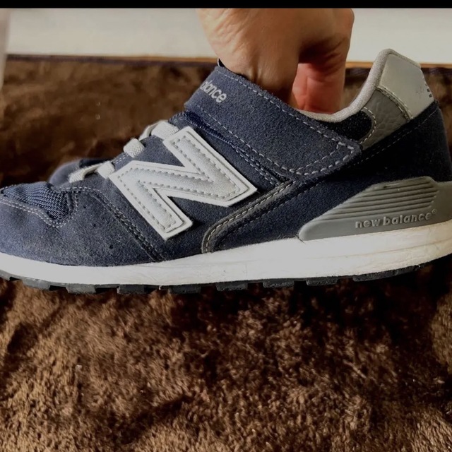 New Balance(ニューバランス)の値下げ★ニューバランス　キッズ　スニーカー　996  22cm キッズ/ベビー/マタニティのキッズ靴/シューズ(15cm~)(スニーカー)の商品写真