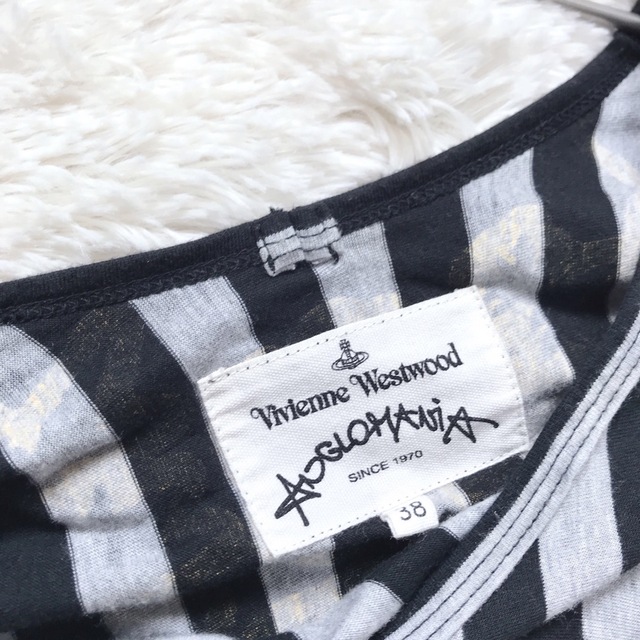 Vivienne Westwood(ヴィヴィアンウエストウッド)の美品 Vivienne Westwood アシンメトリー 巻き ワンピース 総柄 レディースのワンピース(ロングワンピース/マキシワンピース)の商品写真