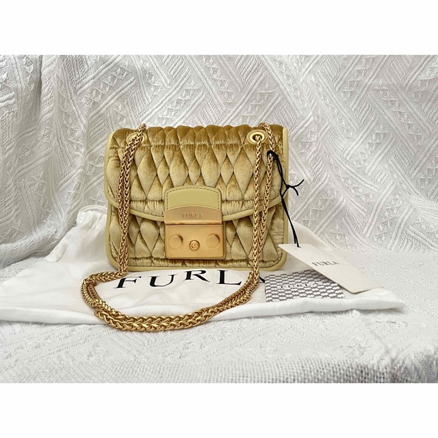 未使用 FURLAフルラショルダーバッグ 大切な人へのギフト探し 3640円