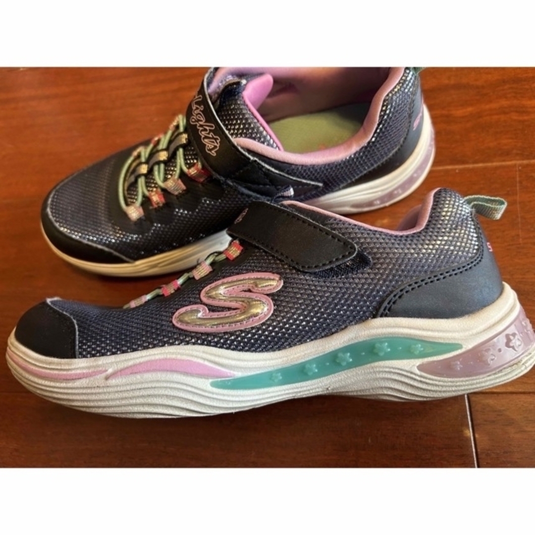 SKECHERS(スケッチャーズ)のスケッチャーズ　スニーカー　23㎝ キッズ/ベビー/マタニティのキッズ靴/シューズ(15cm~)(スニーカー)の商品写真