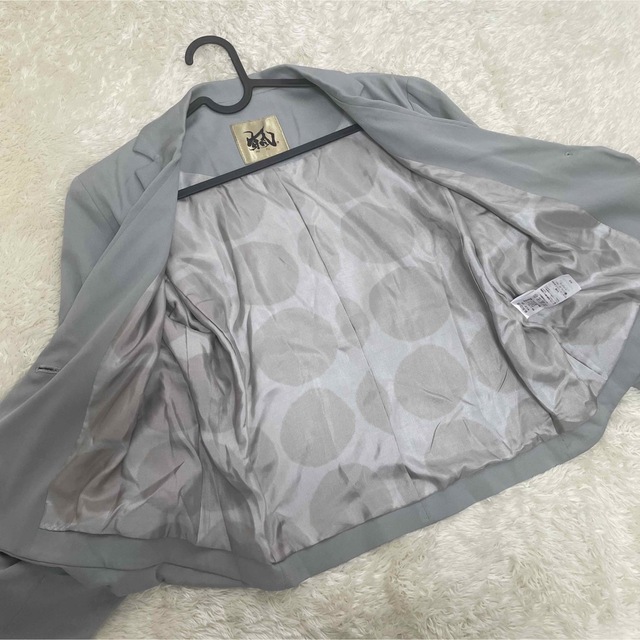 Sensounico(センソユニコ)の【芽風】新品タグ付き♪ジャケット　グレー レディースのジャケット/アウター(テーラードジャケット)の商品写真