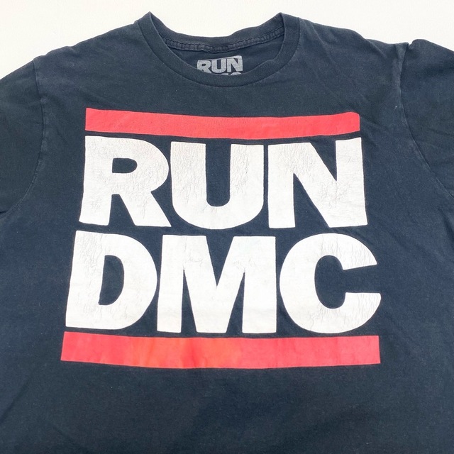 US古着 ラン・ディーエムシー  Run-D.M.C ラップTシャツ 半袖 ロゴ サイズ：メンズ L ブラック【中古】 メンズのトップス(Tシャツ/カットソー(半袖/袖なし))の商品写真