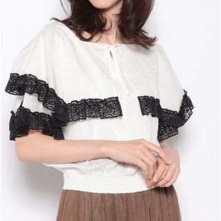 マジェスティックレゴン(MAJESTIC LEGON)の新品✨タグ付き♪マジェスティックレゴン　二の腕が気にならないブラウス　大特価‼️(シャツ/ブラウス(半袖/袖なし))