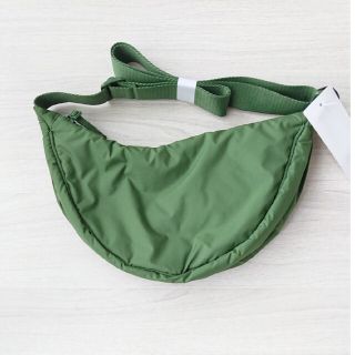 ユニクロ(UNIQLO)の【新品未使用】ユニクロ ラウンドミニショルダーバッグ 55Green(ショルダーバッグ)