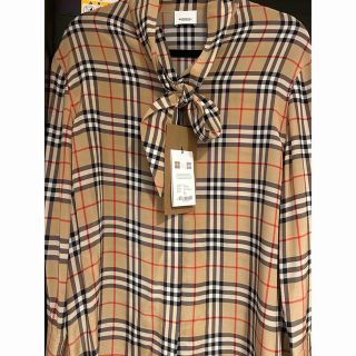 バーバリー(BURBERRY)のBurberry ブラウス　未使用(シャツ/ブラウス(長袖/七分))