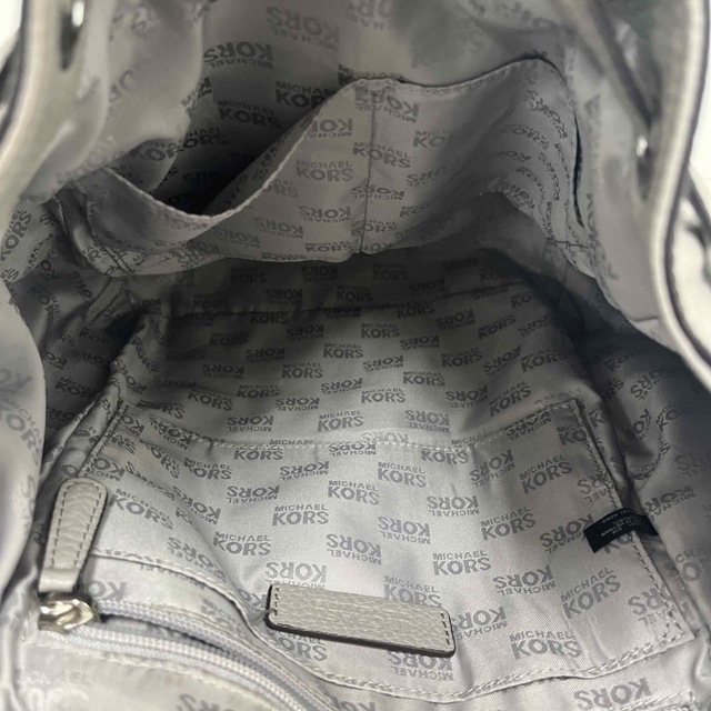 Michael Kors(マイケルコース)のマイケルコース バッグ リュック グレー系 レディースのバッグ(リュック/バックパック)の商品写真
