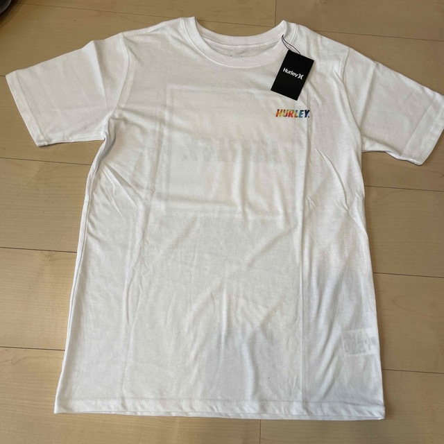 Hurley(ハーレー)の新品　Hurley 白Tシャツ　sサイズ　 メンズのトップス(Tシャツ/カットソー(半袖/袖なし))の商品写真