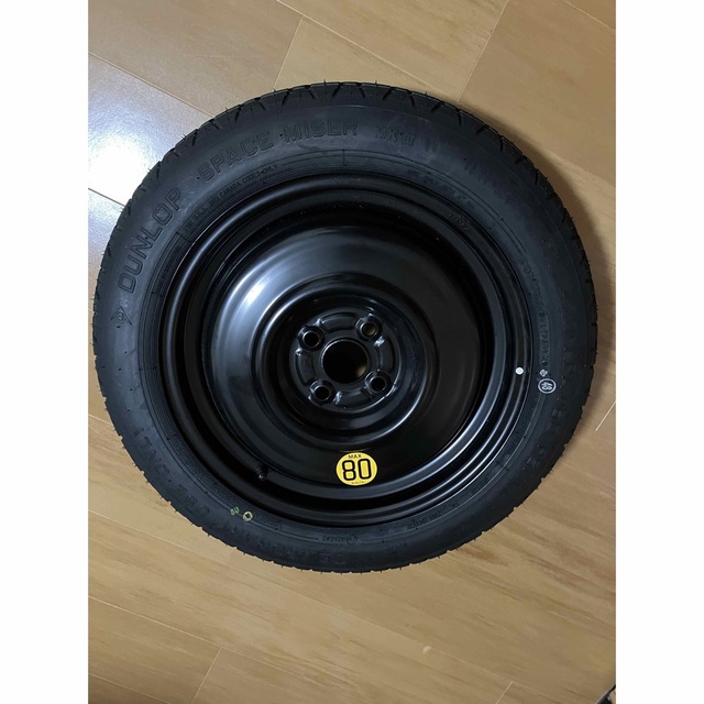 DUNLOP(ダンロップ)のライズ　ダンロップスペアタイヤ1本　T135/80D16  未使用 自動車/バイクの自動車(タイヤ)の商品写真