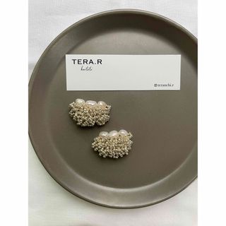 ミナペルホネン(mina perhonen)のシルバー　淡水パールバロック　ピアス、イヤリングにお仕立てします。(イヤリング)