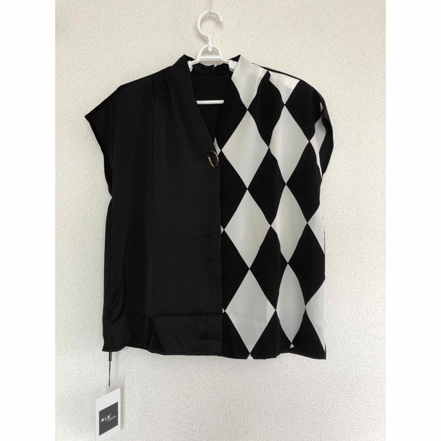 新品半袖ブラウス(黒＋白) レディースのトップス(Tシャツ(半袖/袖なし))の商品写真
