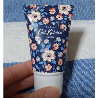 キャスキッドソン(Cath Kidston)のキャスキッドソン　ハンドクリーム　ホワイトクローバー＆抹茶の香り　30ml(ハンドクリーム)