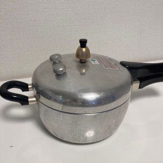 ヘイワ(平和)の美品　平和工業　圧力鍋　2.8ℓ 鋳物屋　PC-28A(調理機器)