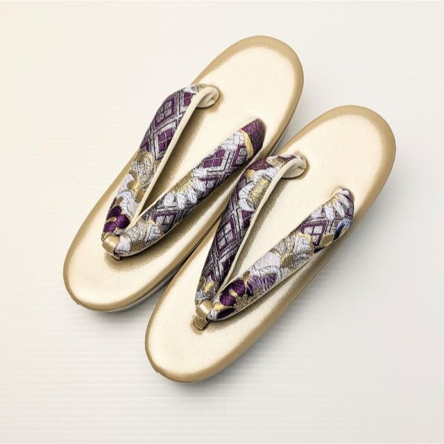 和装 草履バッグセット 振袖用 帯地 金×白×紫 LLサイズ 三枚芯 w43-4 レディースの水着/浴衣(着物)の商品写真