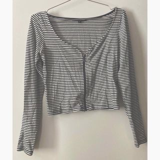 ザラ(ZARA)のショート丈　フランスデザイン　カーディガン(カーディガン)