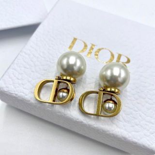 ディオール(Christian Dior) ピアス(パール)の通販 300点以上 ディオール(Christian Dior) ピアス(パール)の通販 300点以上
