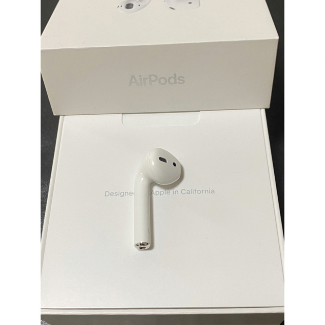Apple(アップル)のエアーポッズ AirPods 第二世代 L 左耳のみ 片耳 スマホ/家電/カメラのオーディオ機器(ヘッドフォン/イヤフォン)の商品写真