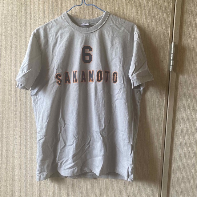 しまむら(シマムラ)のGIANTS 坂本　Tシャツ スポーツ/アウトドアの野球(応援グッズ)の商品写真