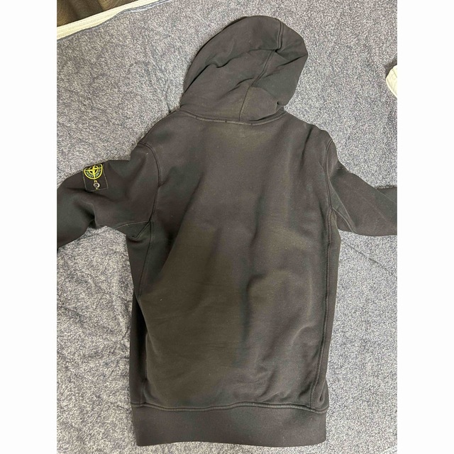 STONE ISLAND(ストーンアイランド)のストーンアイランド　パーカー　Mサイズ メンズのトップス(パーカー)の商品写真