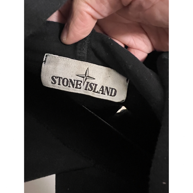 STONE ISLAND(ストーンアイランド)のストーンアイランド　パーカー　Mサイズ メンズのトップス(パーカー)の商品写真