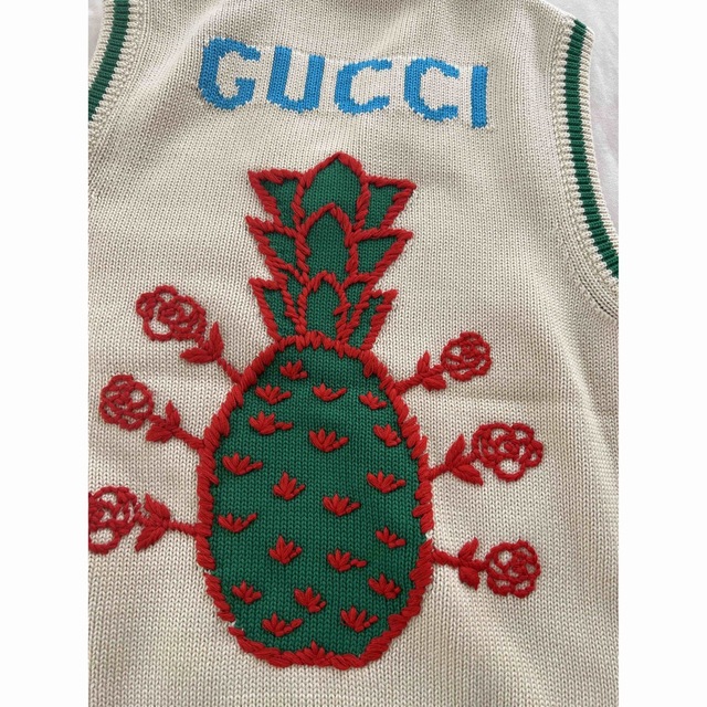 Gucci(グッチ)のGUCCI ニットベスト　最終値下げ！グッチ　 メンズのトップス(ベスト)の商品写真