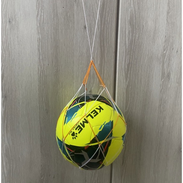 サッカーボールネット　収納　オレンジ　ホワイト スポーツ/アウトドアのサッカー/フットサル(ボール)の商品写真