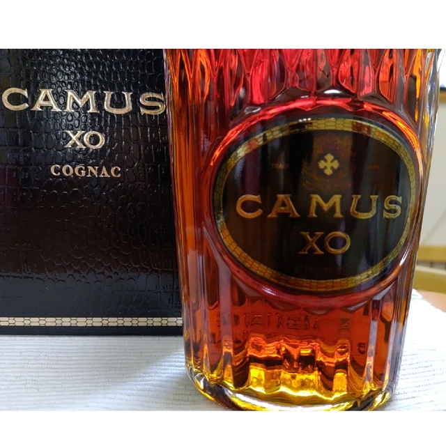 【美品】カミュ CAMUS XO ロングネック コニャック 未開封 1000ml 食品/飲料/酒の酒(ブランデー)の商品写真