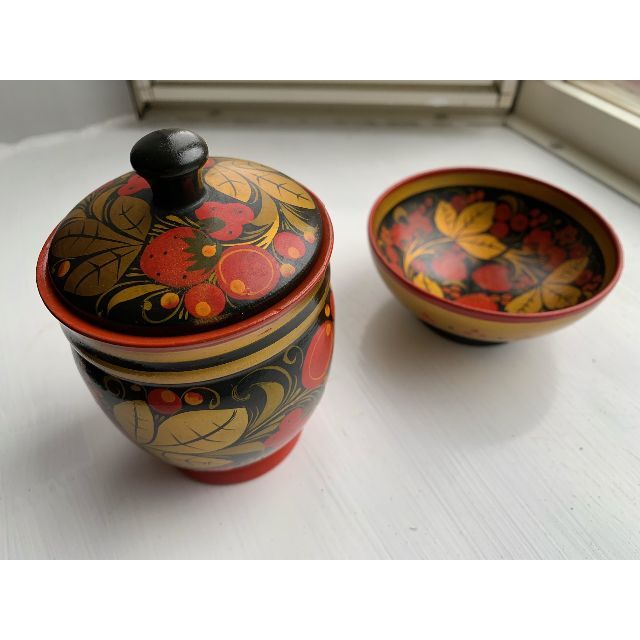 ロシア伝統工芸品ホフロマ塗　蓋付小物入れと小鉢セット