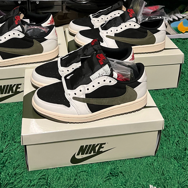 Travis Scott × Nike WMNS Air Jordan 1