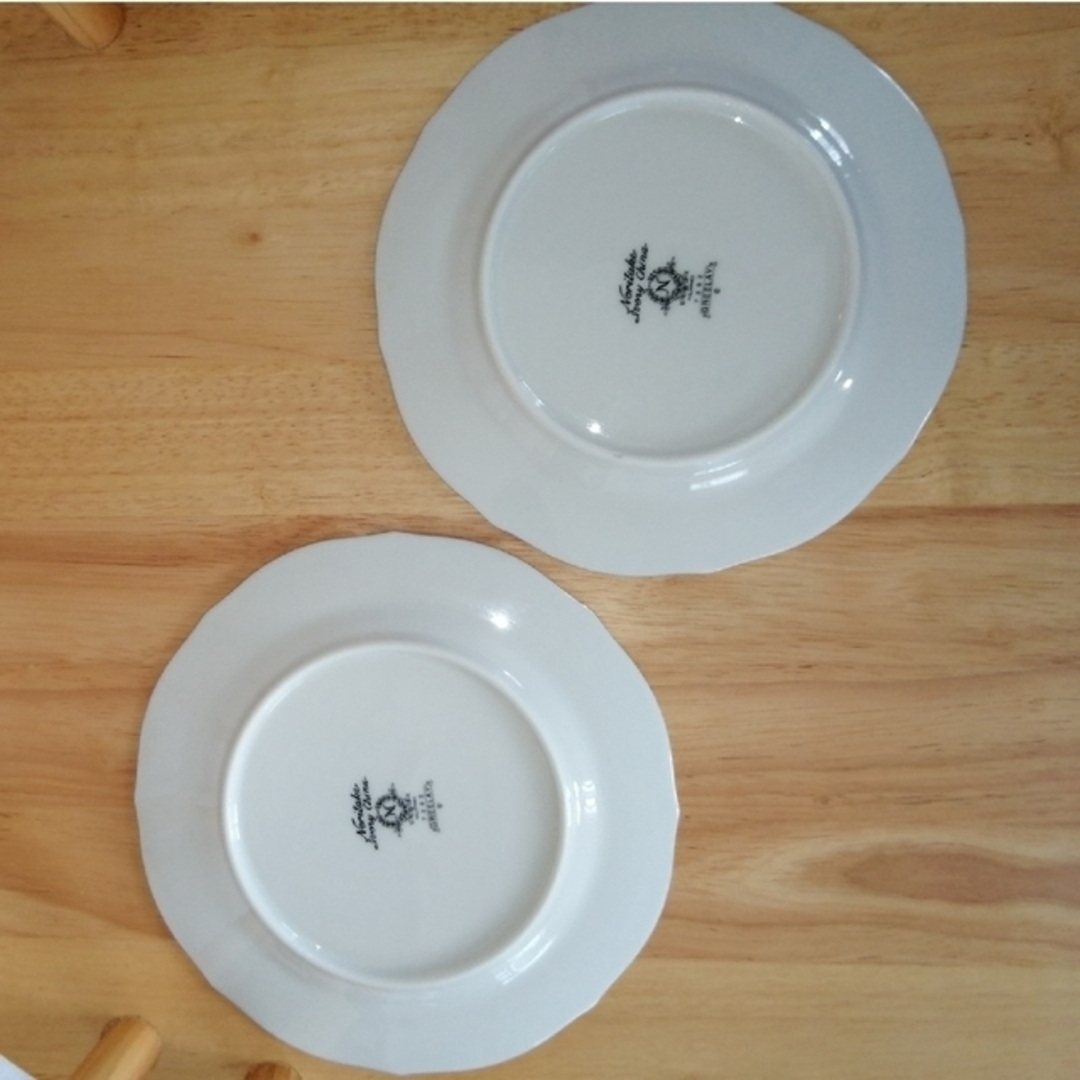 Noritake(ノリタケ)の中皿　２枚セット　優しい 小花柄 インテリア/住まい/日用品のキッチン/食器(食器)の商品写真