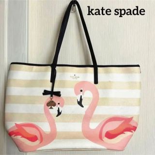 ケイトスペードニューヨーク(kate spade new york)のkate spade チャーム付き♡ フラミンゴ柄　A4収納可能バッグ(トートバッグ)