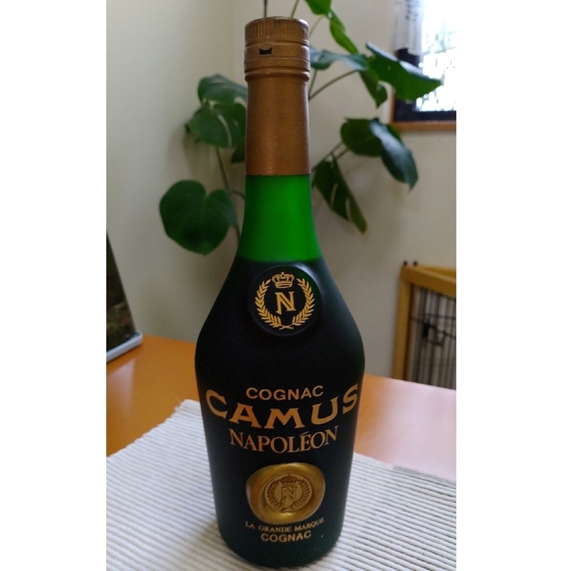 【古酒】コニャック カミュ ナポレオン ブランデー 700ml 未開封 食品/飲料/酒の酒(ブランデー)の商品写真