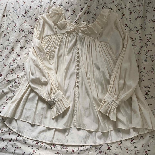 NEGLIGEE LOOSE BLOUSE アイボリー