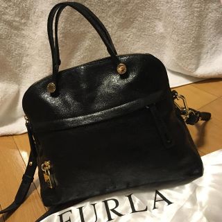 フルラ(Furla)のFURLA 2way パイパーM 黒 ブラック フルラ 中古美品(ハンドバッグ)