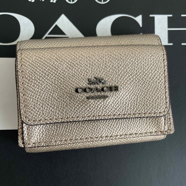 お値下げ　coach 三つ折り財布　 レディースのファッション小物(財布)の商品写真