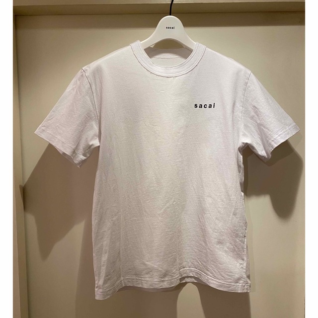 超美品】sacai 22aw スローガンTシャツ 特価ブランド noxcapital.de