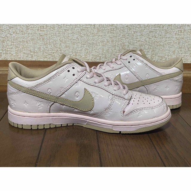 NIKE(ナイキ)のNIKE DUNK LOW GS "Pink Ice" 23.5cm レディースの靴/シューズ(スニーカー)の商品写真