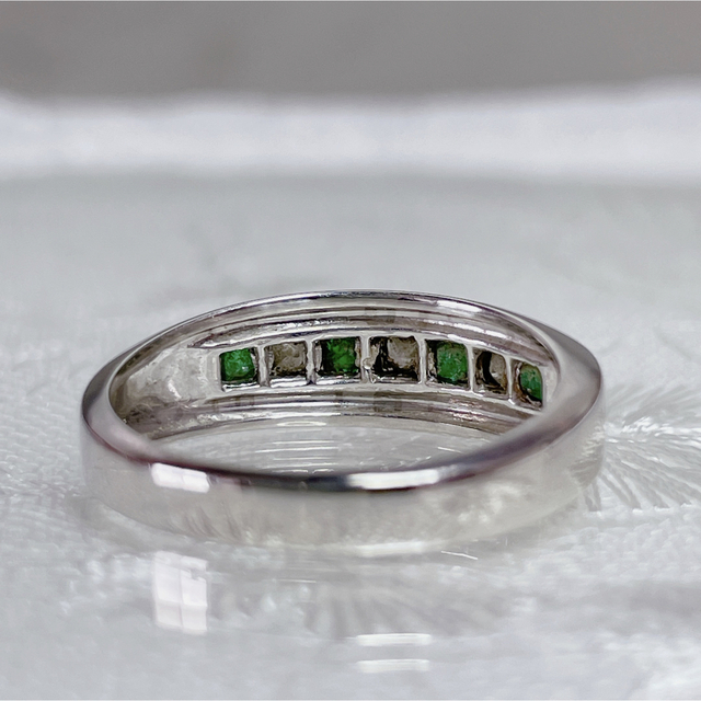 PT900 エメラルド&ダイヤモンドリング　値下げ！ レディースのアクセサリー(リング(指輪))の商品写真