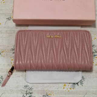 ミュウミュウ 財布(レディース)の通販 8,000点以上 | miumiuの ミュウミュウ 財布(レディース)の通販 8,000点以上 | miumiuの
