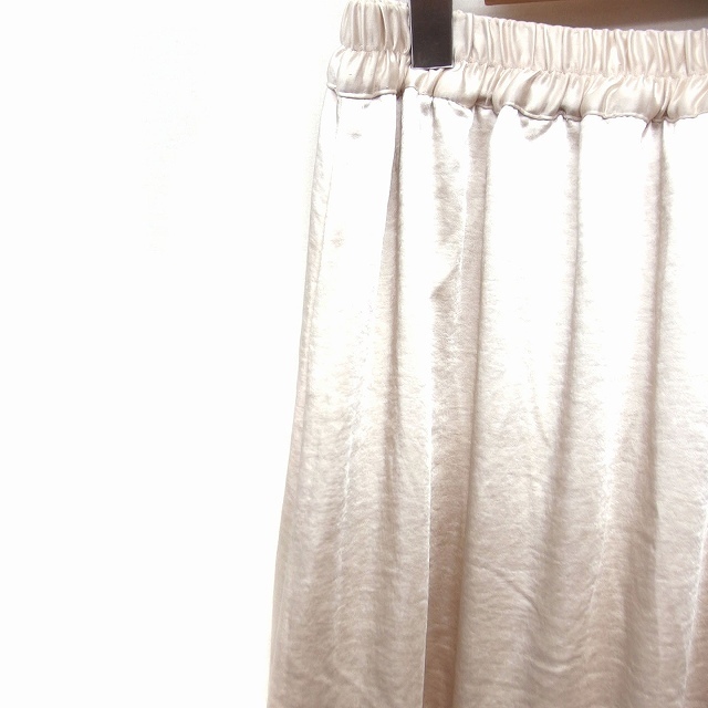 Million Carats(ミリオンカラッツ)のミリオンカラッツ Million Carats サテン フレアスカート マキシ丈 レディースのスカート(ロングスカート)の商品写真