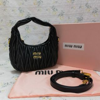ミュウミュウ トートバッグ(レディース)の通販 900点以上 | miumiuの ミュウミュウ トートバッグ(レディース)の通販 900点以上 | miumiuの