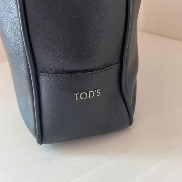 【高級 鑑定済み】トッズ ビジネスバッグ 黒 レザー A4可 PC収納 メンズ