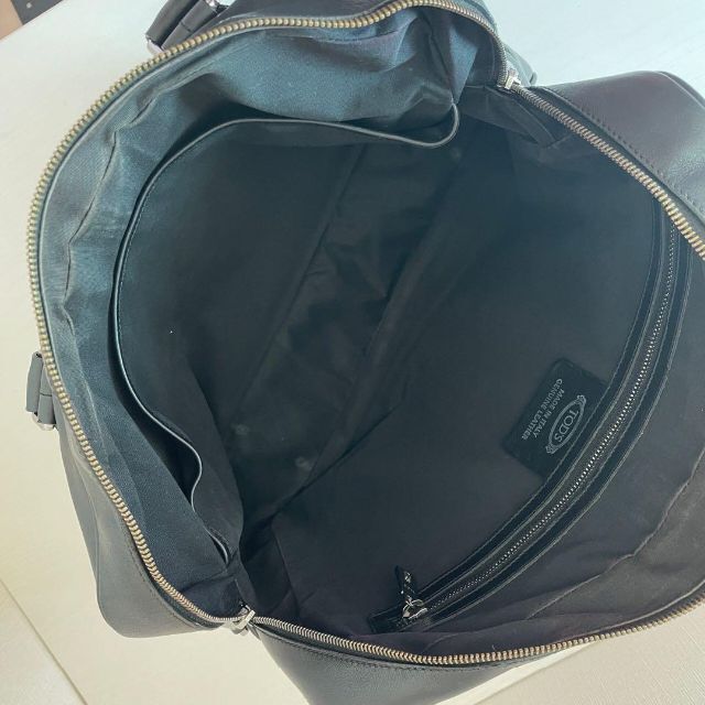 【高級 鑑定済み】トッズ ビジネスバッグ 黒 レザー A4可 PC収納 メンズ