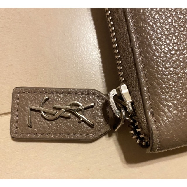 Saint Laurent(サンローラン)の最終値下げ　SAINT LAURENT 長財布 レディースのファッション小物(財布)の商品写真