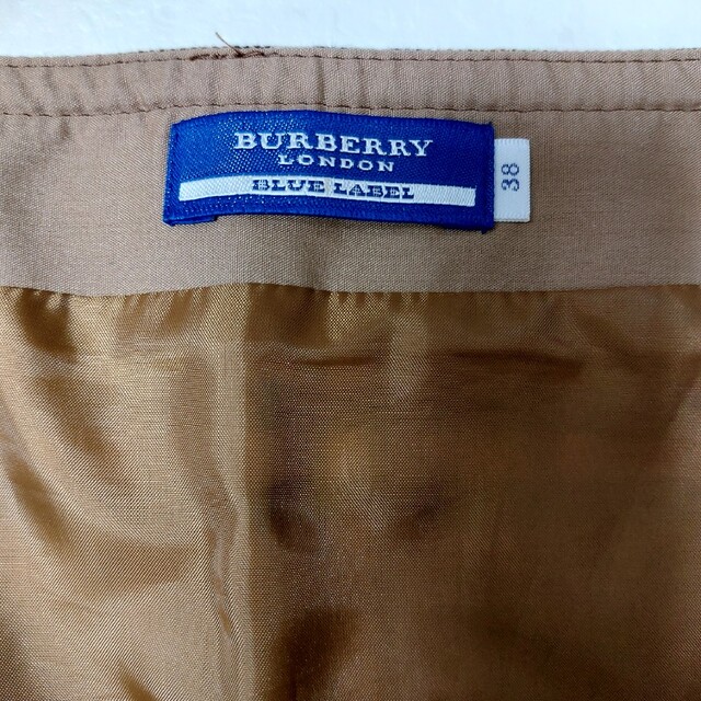 BURBERRY BLUE LABEL(バーバリーブルーレーベル)の❣️美品❣️BURBERRY BLUE LABEL　スカート　38 レディースのスカート(ひざ丈スカート)の商品写真