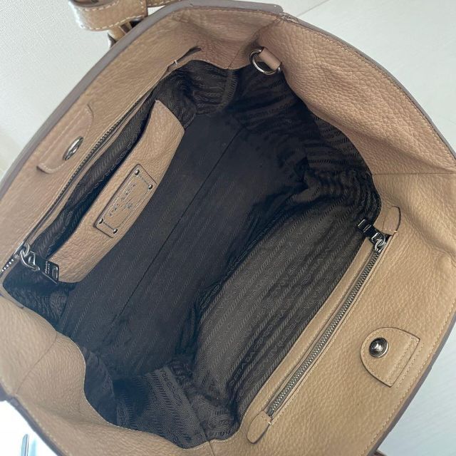 人気商品超目玉 目玉商品 ✨格安✨ プラダ ヴィッテロ トートバッグ 腕