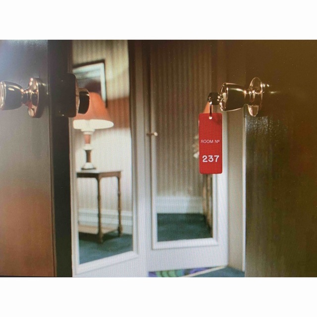 シャイニング オーバールックホテル 237号室 レプリカキーホルダー レディースのファッション小物(キーホルダー)の商品写真