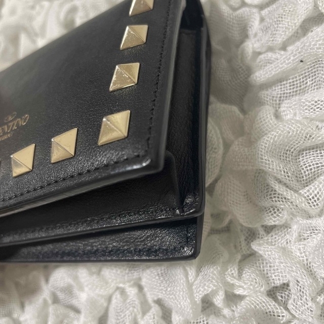 VALENTINO(ヴァレンティノ)のk様専用【VALENTINO】二つ折り財布/黒 レディースのファッション小物(財布)の商品写真
