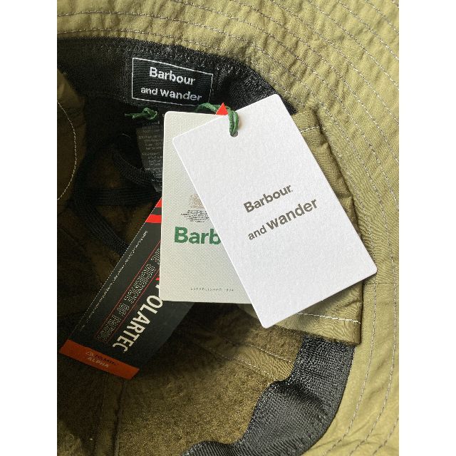 and wander(アンドワンダー)のBarbour and wander バケット ハット khaki メンズの帽子(ハット)の商品写真